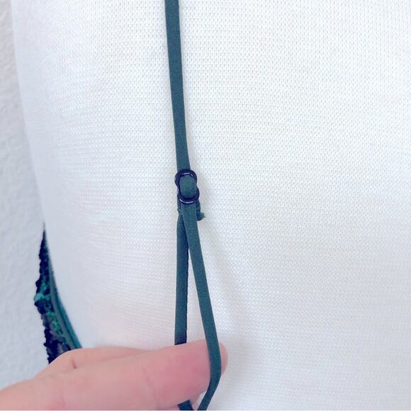 Black halo emerald green sequin holiday party knee length dress size 8 NEW - Picture 6 of 7